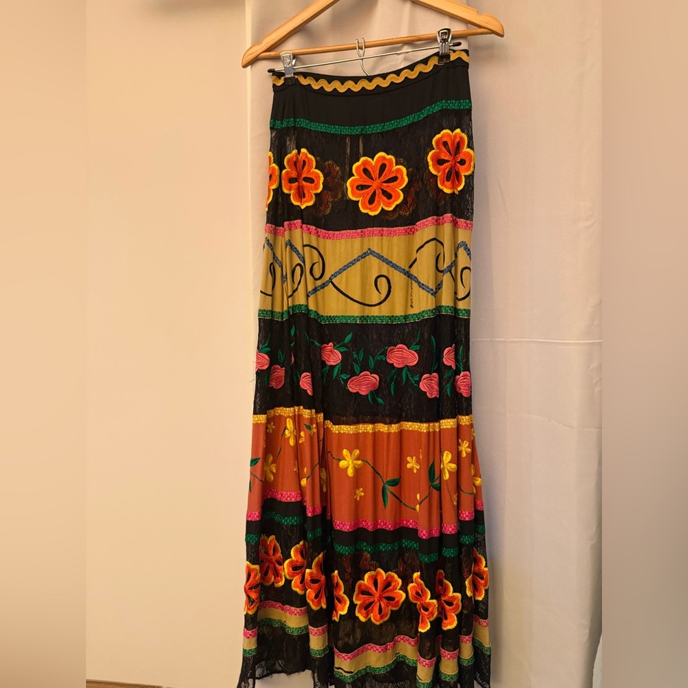 Alice and Olivia embroidered lace sheer maxi skirt sz 6